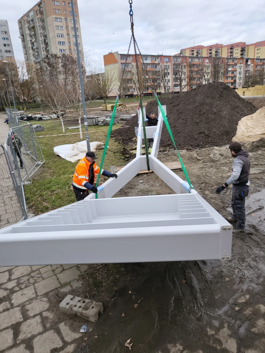 Wieża dla jaskółek jeszcze w tym tygodniu stanie w nowym szczecińskim parku u zbiegu ulic Szafera, Zawadzkiego i Marlicza. Inwestycja jest realizowana w ramach budżetu obywatelskiego.

