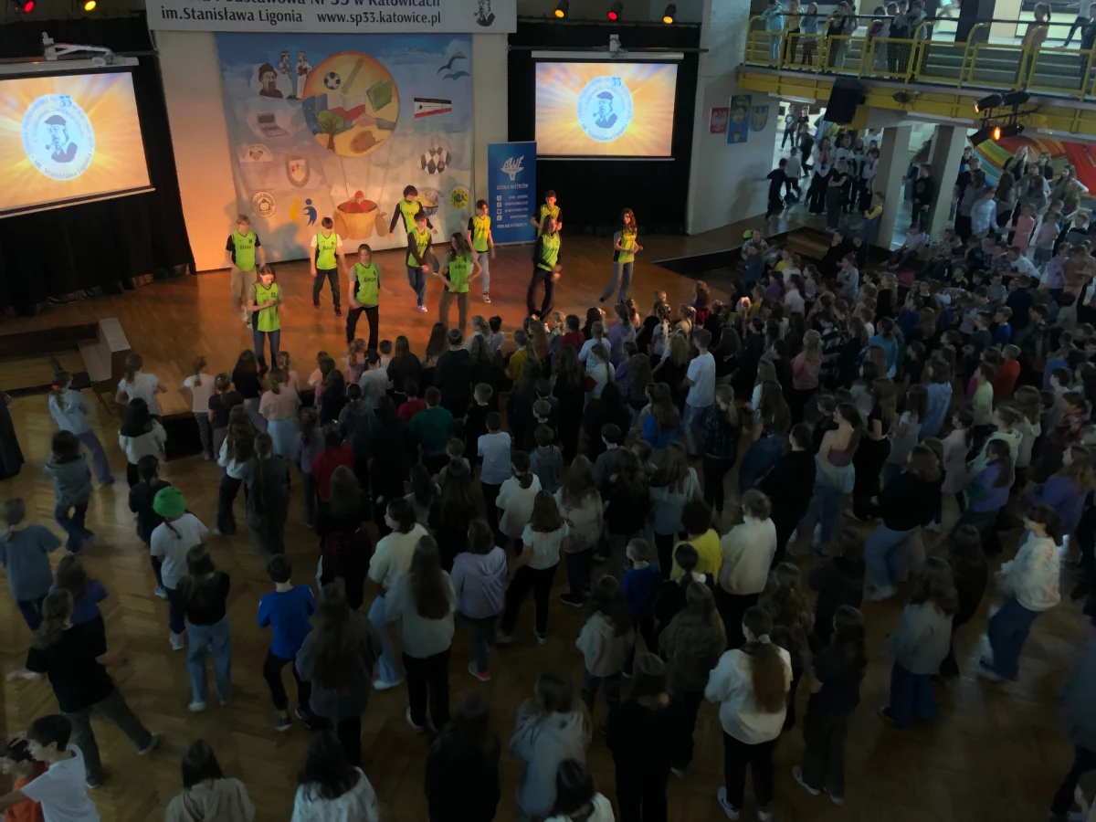 Gimnastyka śródlekcyjna wraca do szkół w województwie śląskim. Sanepid, kuratorium i AWF w Katowicach zachęcają dzieci do ruchu. Ruszył ich wspólny projekt pod hasłem: Szkolna Aktywność Fizyczna. Udział w nim zadeklarowało ponad 600 szkół. 