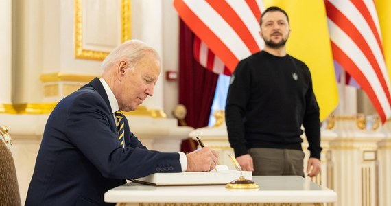 Ponad rok po rozpoczęciu rosyjskiej inwazji na Ukrainę, Kijów i Waszyngton zaczynają się coraz bardziej różnić co do celów wojny i terminu jej zakończenia - podał amerykański portal Politico. Różnic w poglądach ma być jednak więcej.