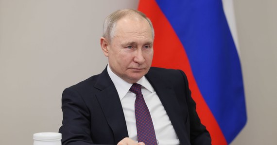 Prezydent Rosji Władimir Putin powiedział, że ubiegłoroczne wybuchy gazociągu Nord Stream zostały przygotowane na "poziomie państwowym". Odrzucił hipotezę, że odpowiedzialna jest za to autonomiczna grupa proukraińska. Uznał ją za "kompletny nonsens".