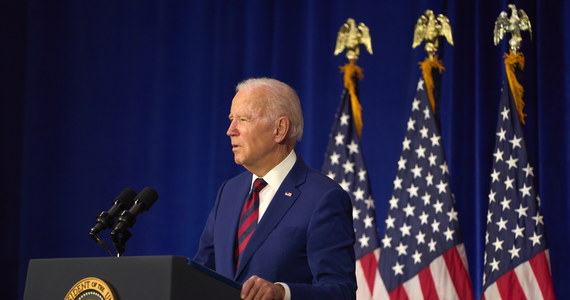 Prezydent Joe Biden wydał we wtorek rozporządzenie wykonawcze zaostrzające przepisy o sprzedaży broni palnej. Odwiedził też rodziny ofiar styczniowej strzelaniny w Monterey Park w pobliżu Los Angeles.