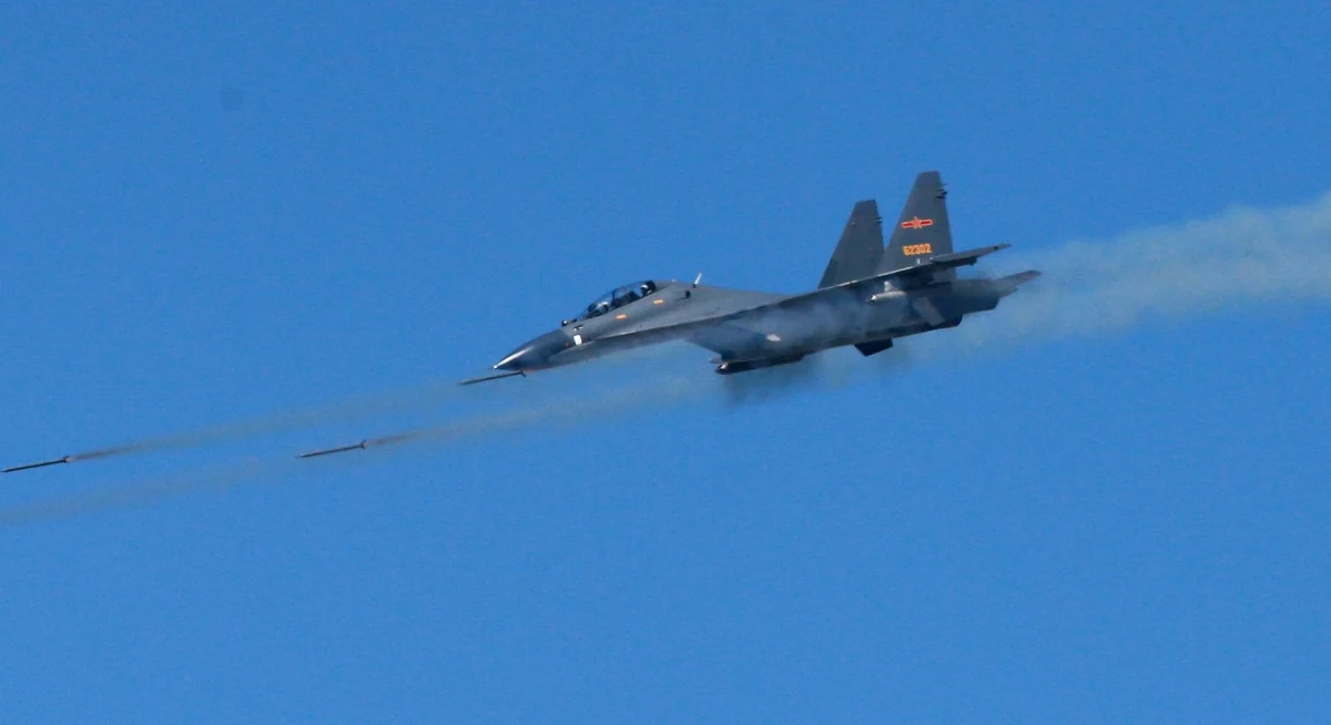 W ciągu ubiegłych 24 godzin Chiny wysłały 28 samolotów wojskowych i 4 okręty do działań w okolicy kraju - podało tajwańskie ministerstwo obrony. 