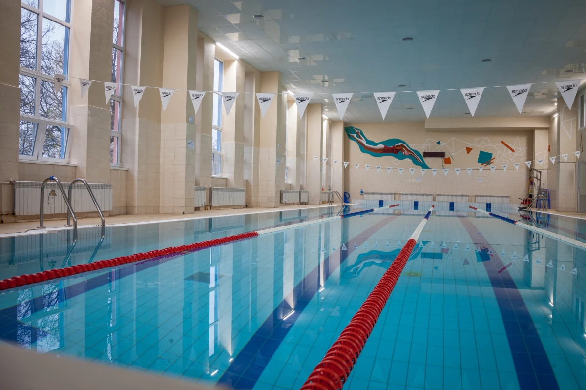 Komputery ogrzewają publiczny basen – dosłownie – oszczędzając w ten sposób lokalnemu samorządowi tysiące funtów. To innowacyjne rozwiązanie zastosowano w brytyjskim hrabstwie Devon.