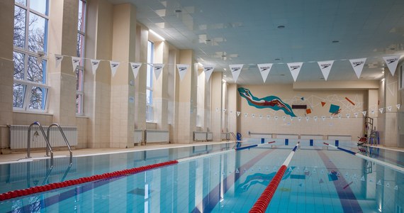 Komputery ogrzewają publiczny basen – dosłownie – oszczędzając w ten sposób lokalnemu samorządowi tysiące funtów. To innowacyjne rozwiązanie zastosowano w brytyjskim hrabstwie Devon.