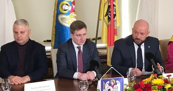 ​Współpracę w zakresie ekonomii, rozwoju, transportu publicznego, ochrony środowiska czy edukacji zakłada podpisana dziś (15.03) umowa partnerska pomiędzy Wrocławiem a Kijowem.