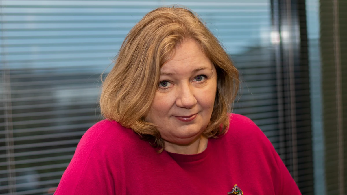 "Zawsze traktowałam Jana Pawła II jako świętego człowieka. Miałam poczucie, że jest kimś niezwykłym, wspaniałym. Bardzo dużo zawdzięczam jego modlitwie" - mówi w Popołudniowej rozmowie w RMF FM  doktor filozofii Anna Karoń-Ostrowska, prywatnie wieloletnia przyjaciółka Jana Pawła II. Dodaje, że ma poczucie, iż to papież-Polak "wymodlił jej syna". Jednocześnie podkreśla: "Natomiast nie można udawać, że Jan Paweł II nie popełniał błędów, robił złe rzeczy, jak teraz się to odsłania. Dla mnie takim momentem przełomowym była sprawa arcybiskupa Juliusza Paetza. 