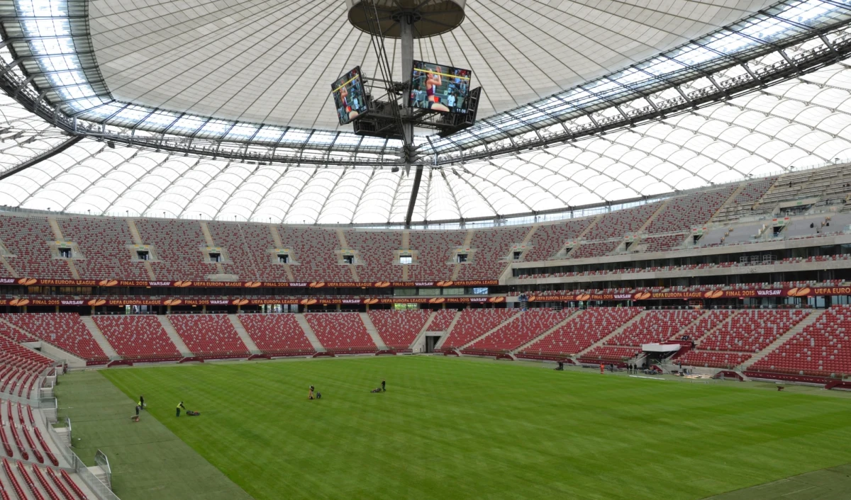 Powiatowy Inspektor Nadzoru Budowlanego uważa, że do czasu usunięcia nieprawidłowości dotyczących konstrukcji dachu, na Stadionie PGE Narodowy nie powinny odbywać się imprezy masowe. Wzywa operatora do dostarczenia odpowiednich ekspertyz.