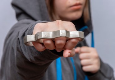 Pobita 16-letnia dziewczynka. Policja zatrzymała dwie nastolatki