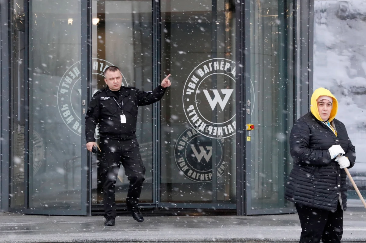 Rosyjska firma najemnicza Grupa Wagnera, zarządzana przez prokremlowskiego biznesmena Jewgienija Prigożyna, rozpoczęła rekrutację na stronach pornograficznych. Sam Prigożyn miał przyznać, że jest to celowy zabieg i jakoby "bardzo dobry pomysł" - poinformowało Radio Swoboda.