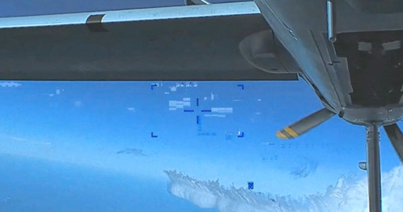 Amerykanie opublikowali nagranie, na którym widać moment uderzenia w drona MQ-9 przez rosyjski samolot wojskowy Su-27. Do incydentu doszło 14 marca nad Morzem Czarnym. Uszkodzony dron wpadł do morza. Do tej pory nie ma informacji, by Rosjanie zdołali wydobyć wrak. 