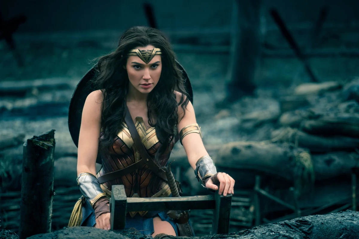 Światowa ikona komiksów DC, Wonder Woman ma swój pomnik. Ponad dwumetrowy posąg z brązu stanął przed Warner Bros. Studio w Burbank w Los Angeles.