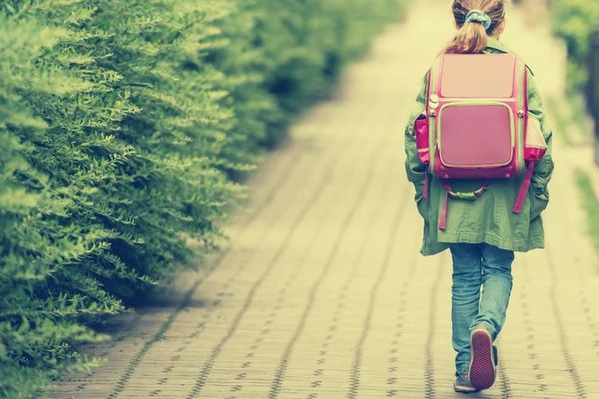 Mężczyzna ​podejrzewany o porwanie 9-letniej dziewczynki w Szczecinie jest od wieczora w rękach policji - dowiedziała się nieoficjalnie reporterka RMF FM Aneta Łuczkowska. We wtorek, w rejonie ulicy Światowida, 50-latek zaciągnął dziewczynkę do ciemnego samochodu. Dziecku udało się uciec. 