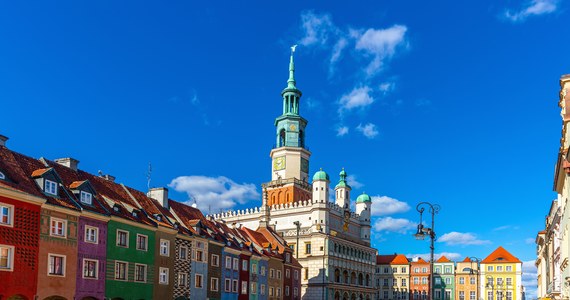 Ważna zmiana dla uchodźców z Ukrainy przebywających w Poznaniu. Od kwietnia punkt recepcyjny, w którym mogą uzyskać najważniejsze informacje, będzie działał w budynku przy ul. Bukowskiej 27/29, a nie jak do tej pory na terenie Międzynarodowy Targów Poznańskich.

