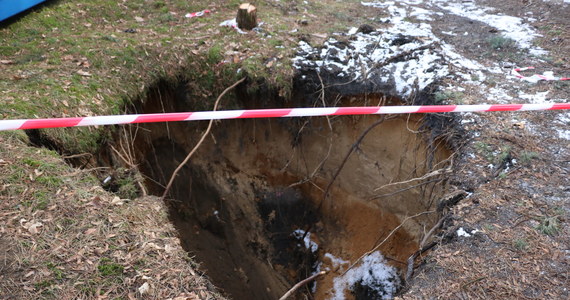 Powstała podstrona portalu "Centrum geozagrożeń", prezentująca zapadliska w Trzebini (Małopolskie). Został również uruchomiony specjalny adres e-mail oraz numery telefonu, pod którym zgłaszać można do służb geologicznych niepokojące sygnały lub ewentualne kolejne zapadliska.