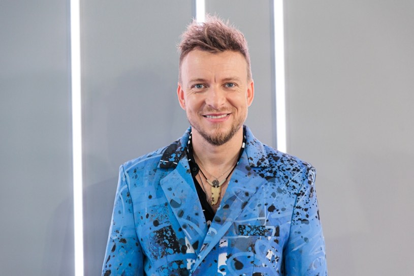Piotr Kupicha z zespołu Feel był gościem programu "Dzień Dobry TVN". Prowadzący Damian Michałowski nie rozpoznał znanego wokalisty. "Kurczę, nie poznałem" - tłumaczył się później.