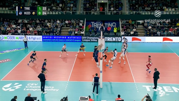 Itas Trentino – Grupa Azoty ZAKSA Kędzierzyn-Koźle 3:2 (25:19, 23:25, 27:29, 25:21,15:12); złoty set – 9:15. 

 

Trentino: Riccardo Sbertoli, Daniele Lavia, Sreco Lisinac, Matej Kazijski, Alessandro Michieletto, Marko Podrascanin – Gabriele Laurenzano (libero) oraz Gabriele Nelli, Niccolo Depalma, Donovan Dzavoronok, Oreste Cavuto. Trener: Angelo Lorenzetti.


ZAKSA: Aleksander Śliwka, David Smith, Łukasz Kaczmarek, Bartosz Bednorz, Dmytro Paszycki, Marcin Janusz – Erik Shoji (libero) oraz Bartłomiej Kluth, Norbert Huber, Adrian Staszewski. Trener: Tuomas Sammelvuo.

 

Pierwszy mecz 2:3. Awans: Grupa Azoty ZAKSA Kędzierzyn-Koźle.