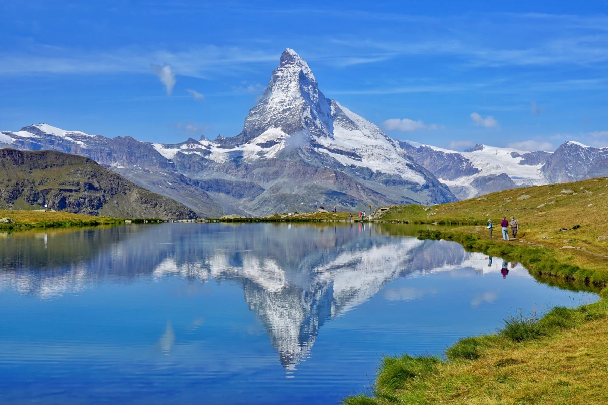 Największe źródło wody pitnej w Szwajcarii może zostać sprzedane zagranicznym inwestorom. Zakupem zainteresowani są Chińczycy. Mieszkańcy kantonu Wallis są oburzeni, tym bardziej że w ostatnich latach zmagają się ze skutkami suszy.