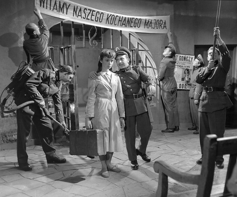 65 lat temu, 17 marca 1958 roku, na ekrany polskich kin weszła komedia "Ewa chce spać" w reżyserii Tadeusza Chmielewskiego. "Ludzie poczuli, że mogą się wreszcie śmiać z tego, czego do tej pory mieli się bać" - mówi PAP Bożena Janicka, krytyk filmowy.
