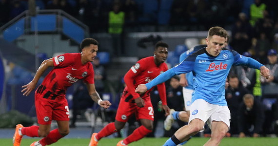 Napoli, którego piłkarzami są Piotr Zieliński, Hubert Idasiak i Bartosz Bereszyński, zmierzy się z AC Milan w ćwierćfinale Ligi Mistrzów. Ciekawie zapowiada się rywalizacja Manchesteru City z Bayernem Monachium. Losowanie odbyło się w piątek w Nyonie.