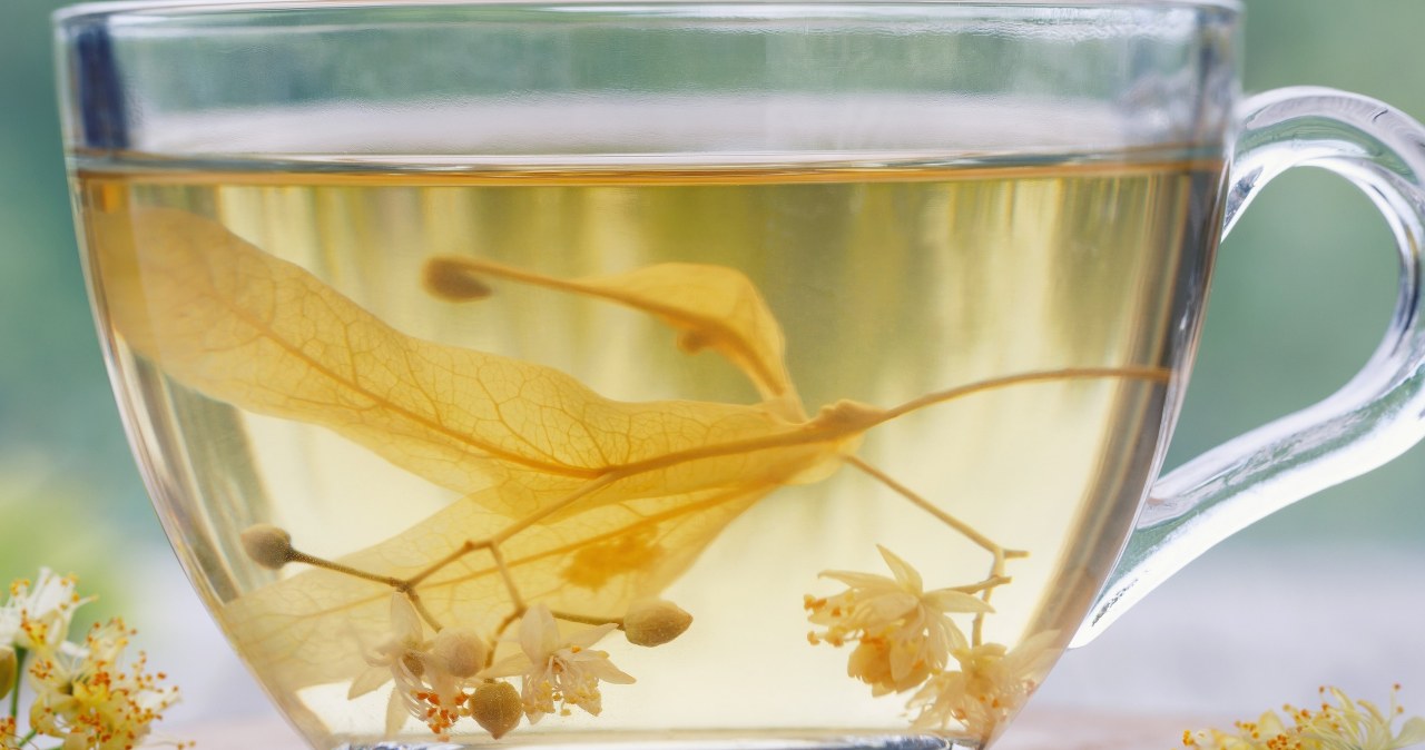 Jedno z najpopularniejszych i najbezpieczniejszych ziół. Pomoże na infekcje, trawienie i problemy ze snem