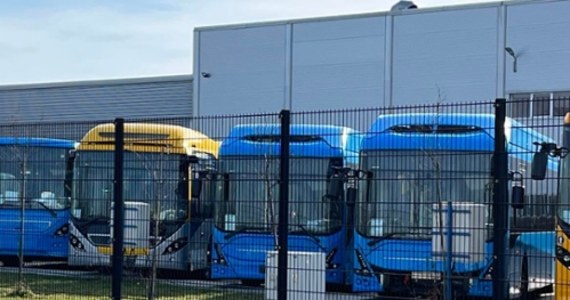 ​Jedna trzecia z tysiąca pięciuset pracowników, którzy stracą pracę w fabryce autobusów Volvo we Wrocławiu może liczyć na zatrudnienie przez nowego inwestora. Tak wynika z informacji przekazanych przez firmę Volvo, która wczoraj (16.03) ogłosiła decyzję o zamknięciu swojego wrocławskiego zakładu.