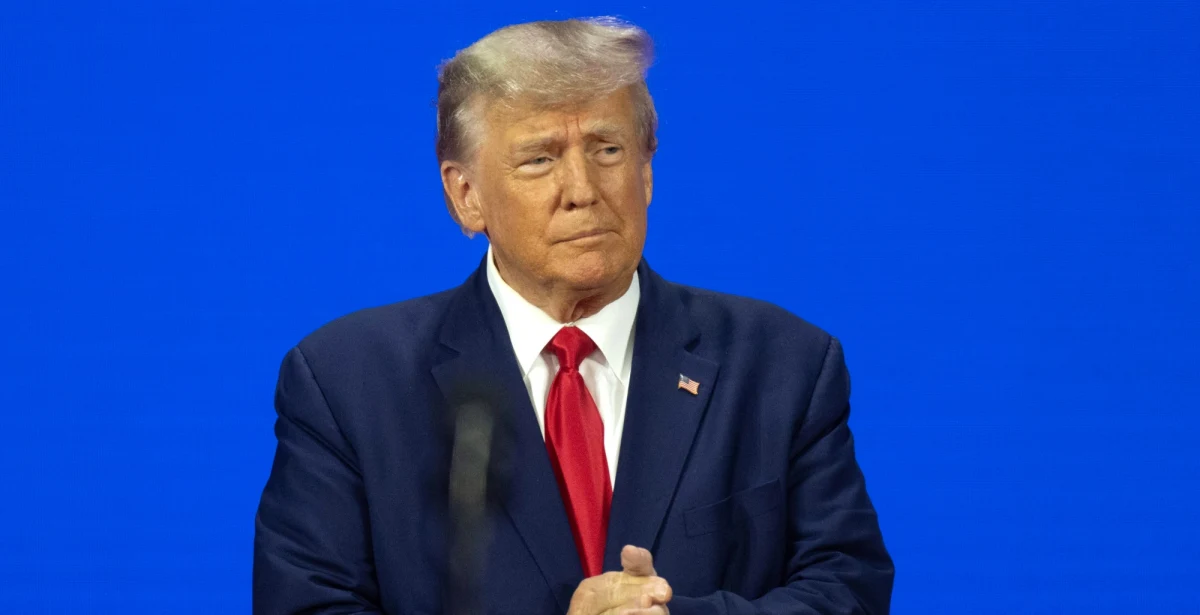 Były prezydent Stanów Zjednoczonych Donald Trump oczekuje, że może zostać zatrzymany w najbliższym czasie. Na swojej platformie społecznościowej wezwał zwolenników, by wyszli protestować i "odzyskali naród".