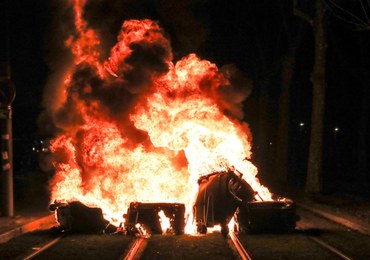 Zamieszki w Paryżu. Barykady i płomienie na ulicach francuskiej stolicy