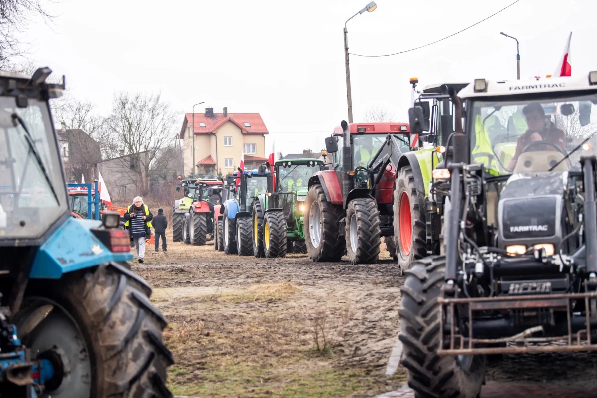 Ulicami Szczecina przez kilka godzin w poniedziałek (20 marca) będzie przejeżdżać kolumna traktorów. Kierowcy muszą się liczyć z utrudnieniami.