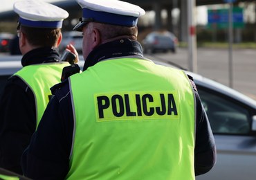 Szczecin: Dymiący autobus zablokował ruch na ulicy Wyszyńskiego