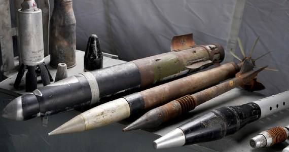 Europejskie plany zwiększenia produkcji amunicji, która ma być dostarczana Ukraińcom, mogą spełznąć na niczym - informuje brytyjski dziennik "Financial Times". Wszystko przez niedobory podstawowych komponentów w magazynach na Starym Kontynencie.