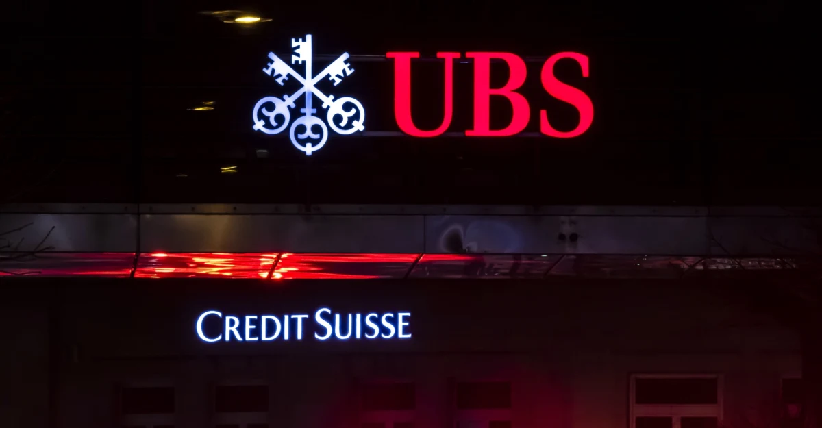 Bank UBS przejmie Credit Suisse - poinformowały władze Szwajcarii. Bank centralny ma dostarczyć "istotną ilość środków" do połączonego banku. 