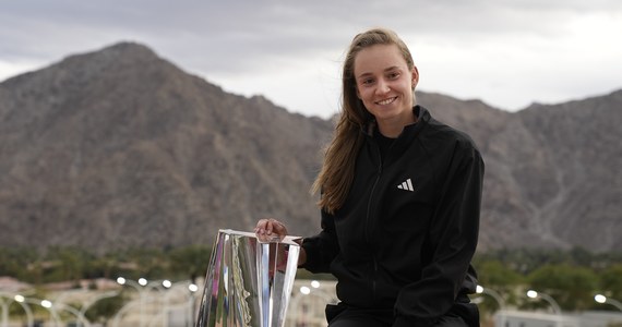 Jelena Rybakina pokonała Białorusinkę Arynę Sabalenkę 7:6 (13-11), 6:4 i wygrała prestiżowy turniej WTA 1000 na twardych kortach w Indian Wells. Tenisistka z Kazachstanu w półfinale wyeliminowała broniącą tytułu Igę Świątek.
