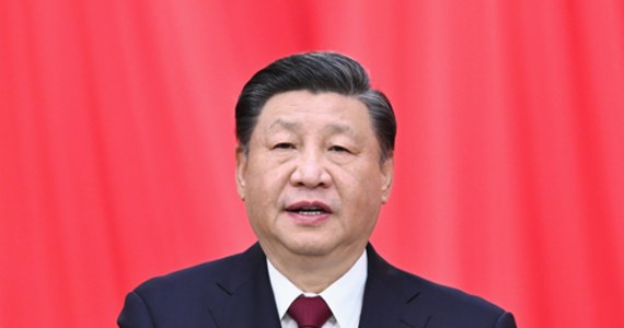 Chiny chcą zacieśnienia współpracy z Rosją. Przewodniczący Chińskiej Republiki Ludowej Xi Jinping przed rozpoczynającą się dziś wizytą w Moskwie napisał artykuł do kremlowskich mediów. Z kolei w chińskiej gazecie ukazał się artykuł prezydenta Rosji. Władimir Putin napisał w nim, czego spodziewa się po wizycie Xi Jinpinga. 