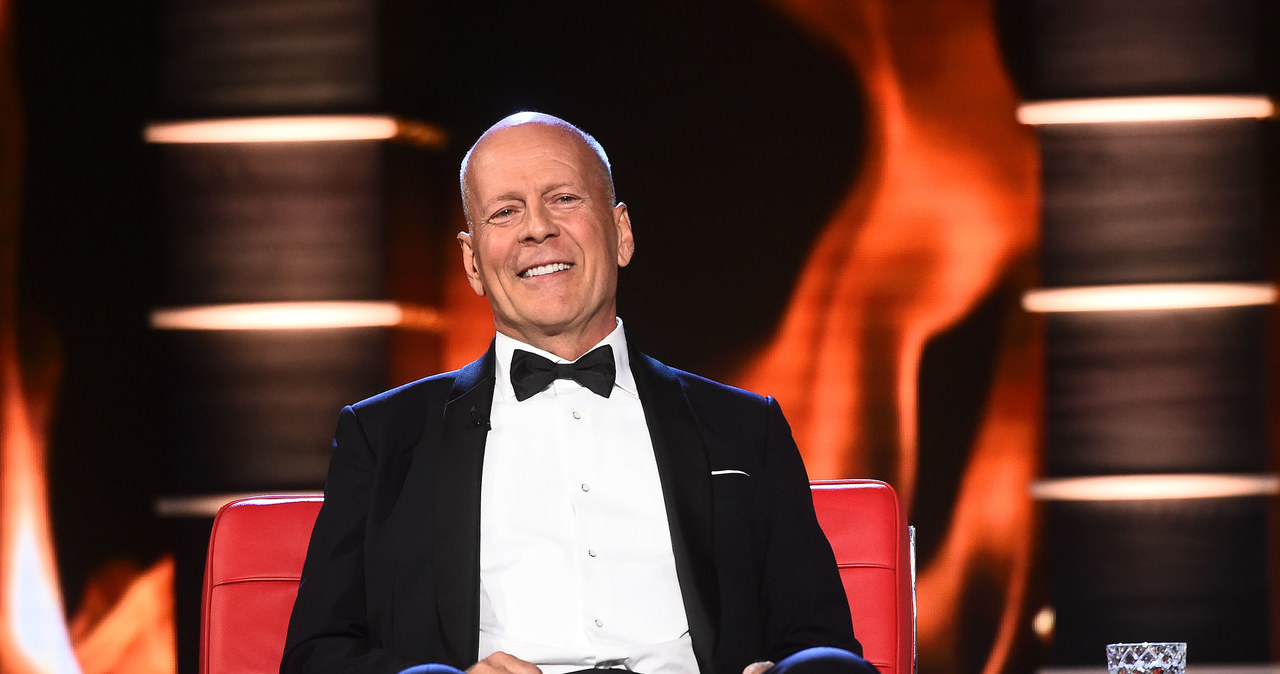 19 marca Bruce Willis skończył 68 lat. Z tej okazji żona aktora opublikowała na Instagramie filmik, w którym opowiedziała o emocjach, jakie wywołuje w niej towarzyszenie ciężko choremu mężowi. Jak ujawniła, obserwowanie codziennych zmagań Bruce'a sprawia jej ból, który szczególnie mocno odczuła właśnie w dniu jego urodzin. "Poranek zaczęłam od płaczu" - wyznała Emma Heming Willis.