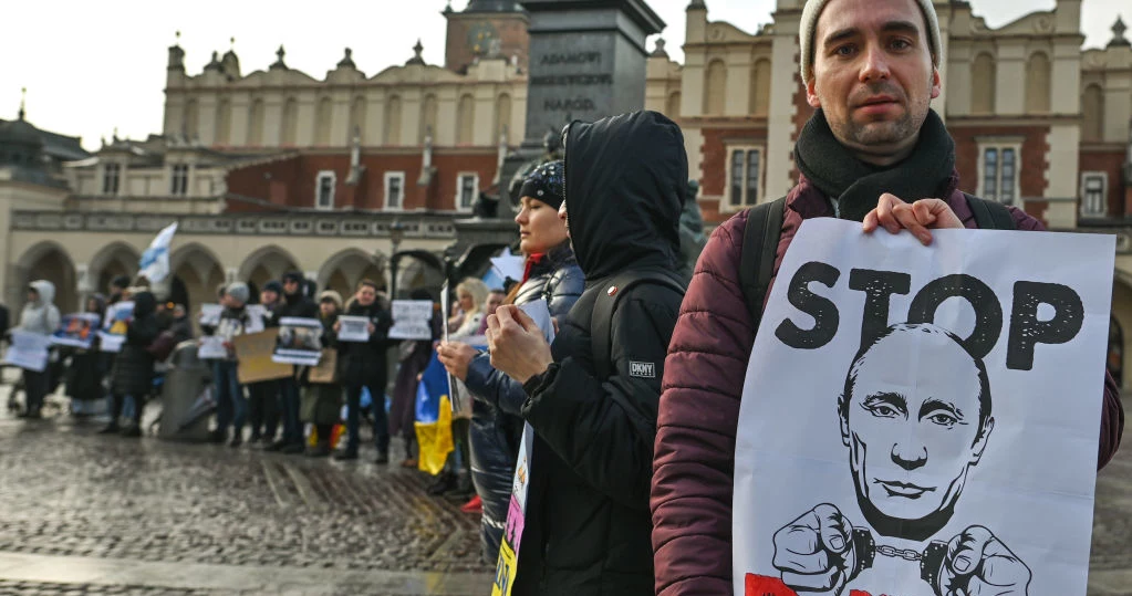 Protest Rosjan mieszkających w Krakowie przeciw inwazji na Ukrainę 