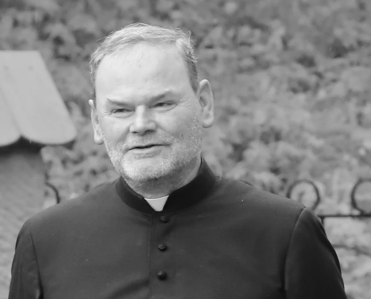 Ks. Henryk Czajka, proboszcz parafii pw. św. Anny w Niewodnej (woj. podkarpackie), nie żyje. Kapłan zmarł w trakcie niedzielnej mszy świętej - informują lokalne media. Miał 60 lat.