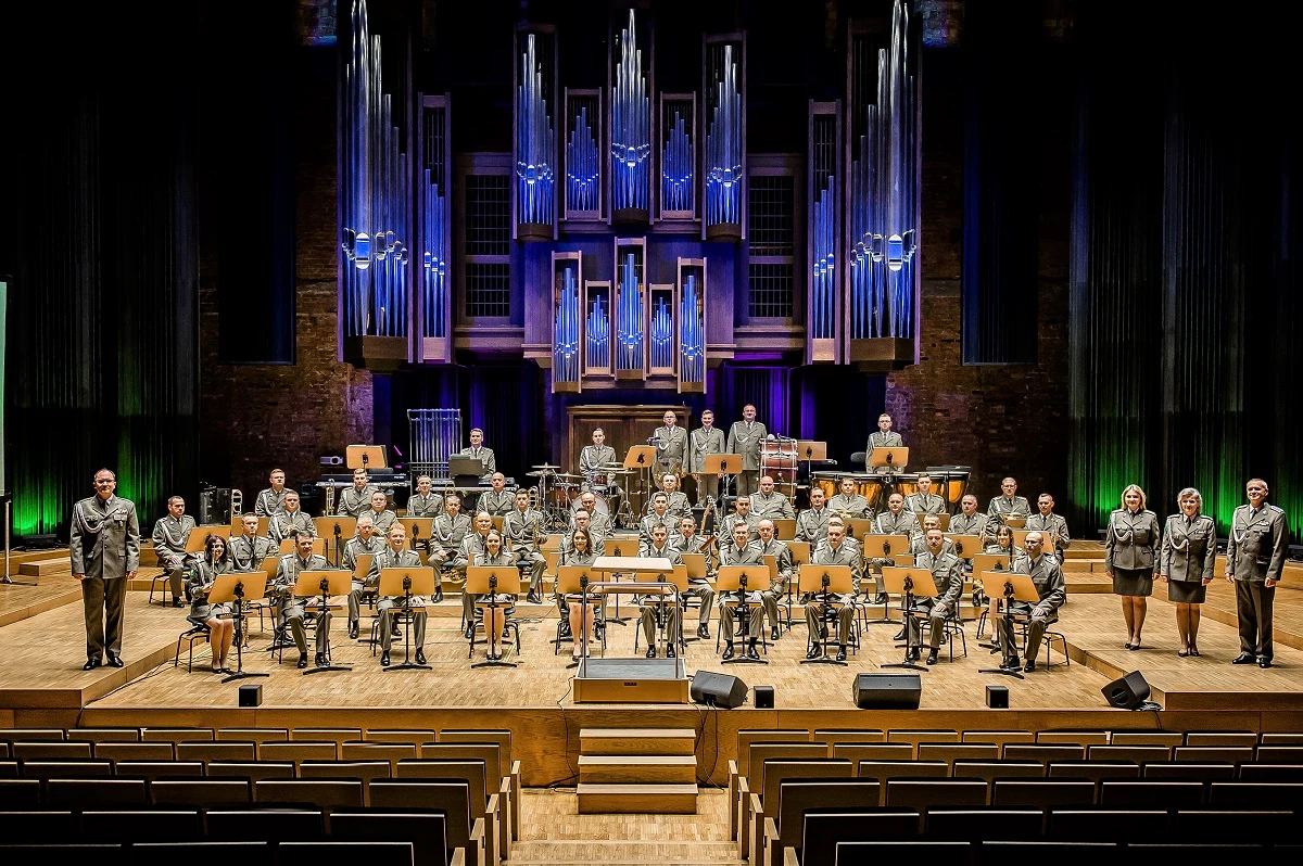 Orkiestra Reprezentacyjna Straży Granicznej w Nowym Sączu poszukuje muzyków. Potrzebne są osoby grające m.in. na saksofonie, klarnecie czy trąbce. 