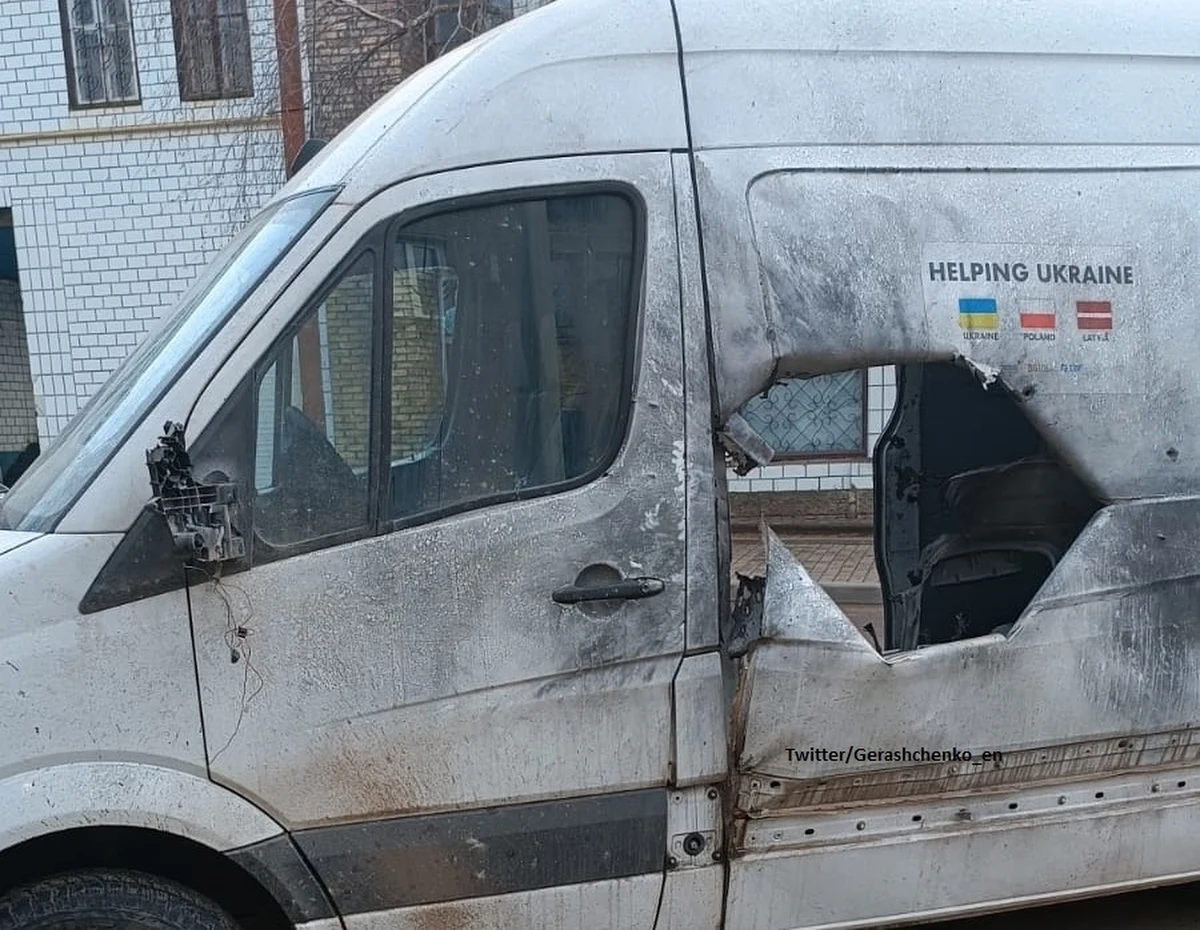 Ciężko raniony polski wolontariusz będzie operowany w szpitalu w Dnieprze. Jego transport do Polski będzie możliwy prawdopodobnie w weekend - dowiedziała się PAP od wiceszefa ZPHM Sławomira Butkiewicza. Drugi, lżej ranny wolontariusz, już w czwartek ma być we Lwowie, skąd pojedzie do Poznania.