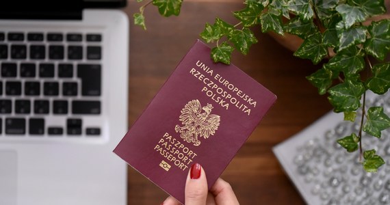 W związku ze szczególnie dużym zainteresowaniem wyrobieniem paszportów w województwie małopolskim w kolejne weekendy organizowane będą „soboty paszportowe”. Najbliższą zaplanowano na 25 marca.