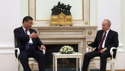 Spotkanie "drogich przyjaciół" Xi i Putina na Kremlu