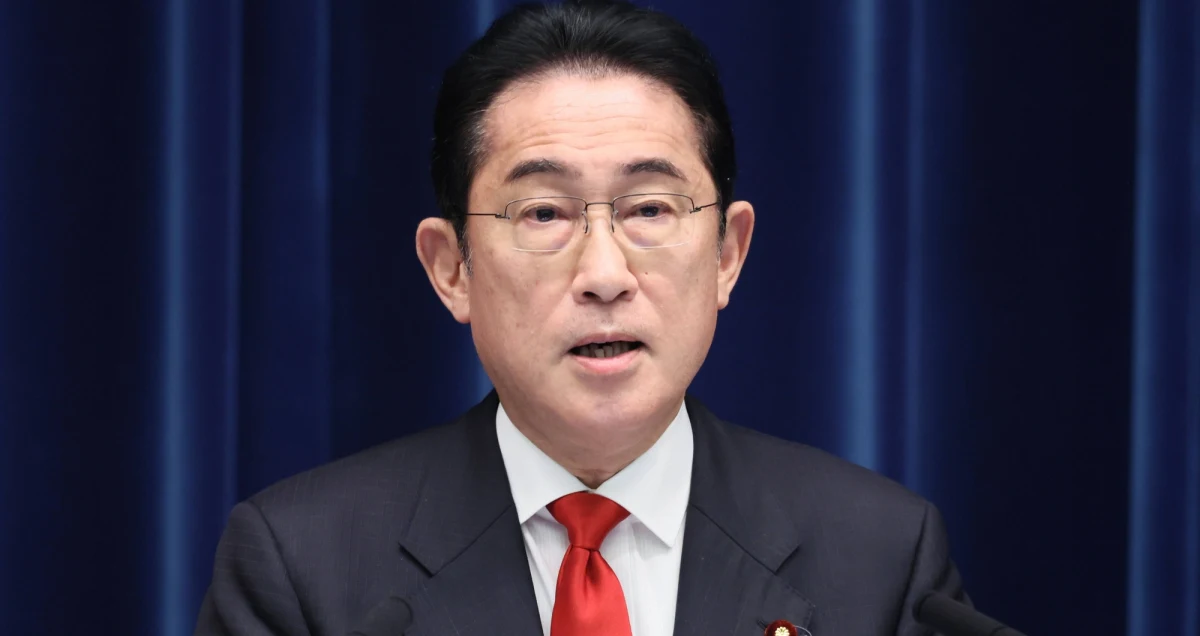 Premier Japonii Fumio Kishida składa niezapowiedzianą wizytę w Kijowie, dokąd zmierza pociągiem z Przemyśla - podały media. Według nich przybył do Rzeszowa prywatnym odrzutowcem z Indii, a po wizycie na Ukrainie wróci do Polski. 