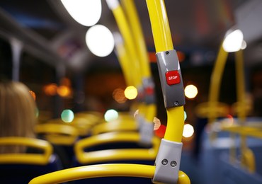 Zamiast ulicy jest jezioro. Autobus nie kursuje