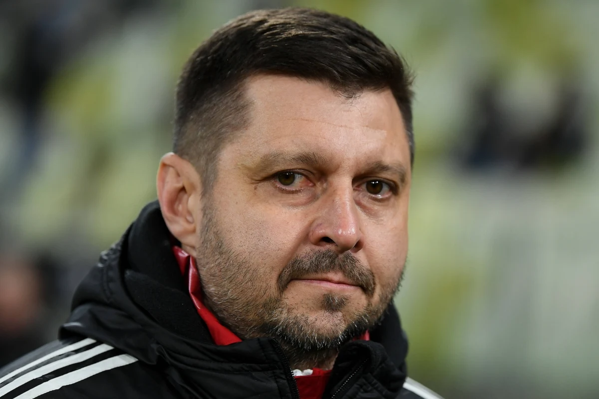 Marcin Kaczmarek nie jest już trenerem występującej w piłkarskiej ekstraklasie Lechii Gdańsk. Stracił posadę po porażce w Grodzisku Wielkopolskim z Wartą Poznań 0:2. Razem z nim odszedł cały sztab. Następcą Kaczmarka został Hiszpan David Badia. 