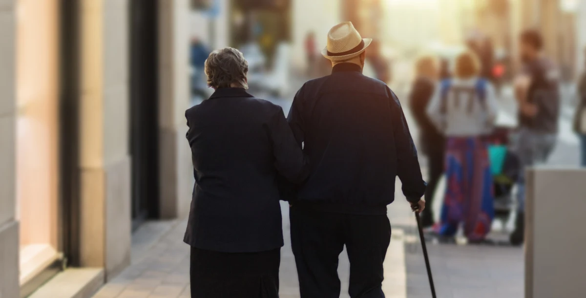 Polacy nie oglądają się na zachęty do dłuższej pracy przed emeryturą. Przed 1 marca - czyli datą najwyższej od lat waloryzacji - wniosek o ZUS o przyznanie tego świadczenia złożyło aż 87 tys. osób - podaje "Dziennik Gazeta Prawna". 