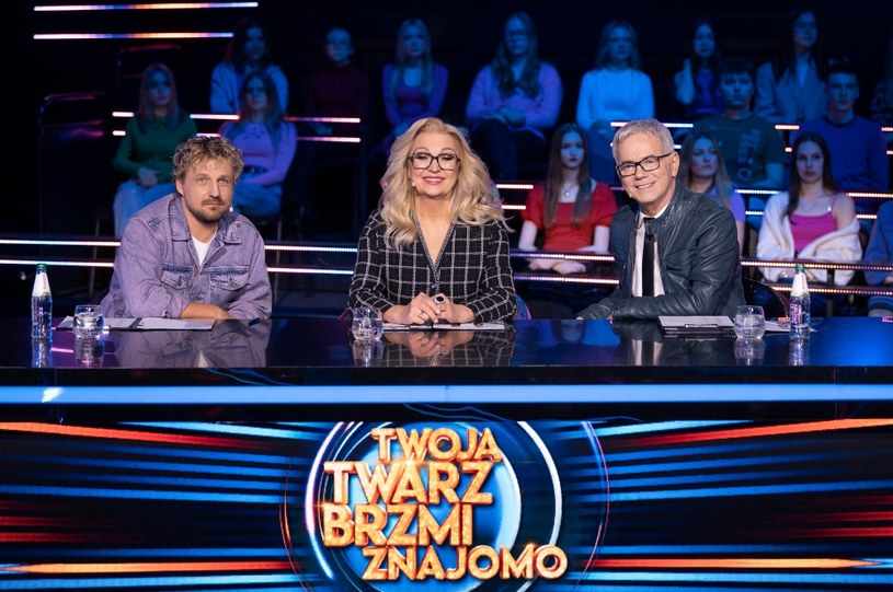 Nadawaną w wiosennej ramówce w piątkowy wieczór nową edycję show "Twoja twarz brzmi znajomo" ogląda średnio 1,56 mln widzów. Przypomnijmy, że program Polsatu przeszedł przed startem kolejnego sezonu przeszedł sporo zmian.