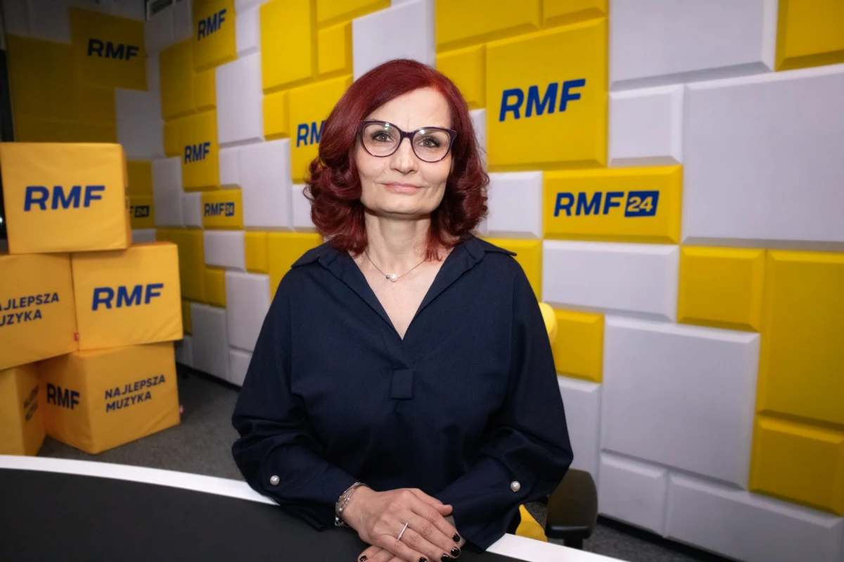 "Z mojego punktu widzenia, zmiany dotyczące na przykład podziału obwodów do głosowania nie są istotne, dlatego zdążymy przygotować się do wyborów, bo to jest tylko techniczna informacja dla wyborcy, w którym miejscu ma oddać głos" - mówiła Magdalena Pietrzak szefowa Krajowego Biura Wyborczego w Rozmowie w południe w RMF FM.