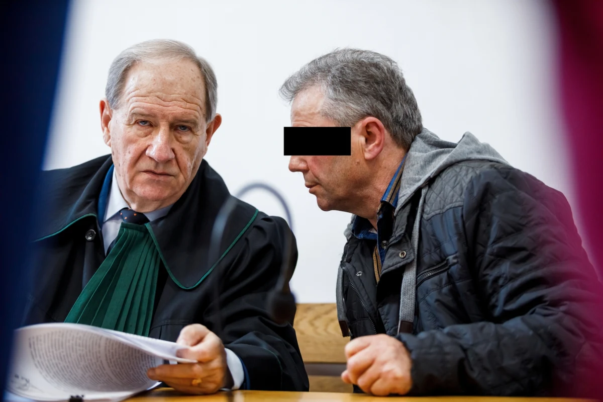 Przed Sądem Rejonowym w Lubartowie (Lubelskie) ruszył proces 63-letniego Jerzego B., właściciela owczarków belgijskich, które według ustaleń śledczych zagryzły jadącego na rowerze 48-latka. Za narażenie człowieka na niebezpieczeństwo utraty życia oskarżonemu grozi do 3 lat więzienia.