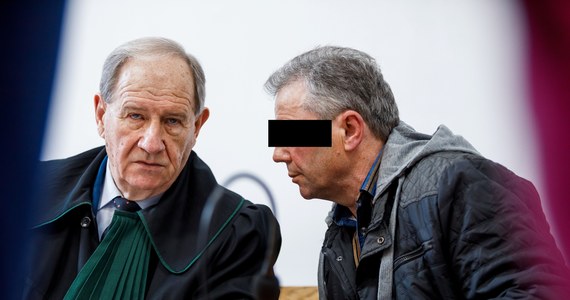 Przed Sądem Rejonowym w Lubartowie (Lubelskie) ruszył proces 63-letniego Jerzego B., właściciela owczarków belgijskich, które według ustaleń śledczych zagryzły jadącego na rowerze 48-latka. Za narażenie człowieka na niebezpieczeństwo utraty życia oskarżonemu grozi do 3 lat więzienia.