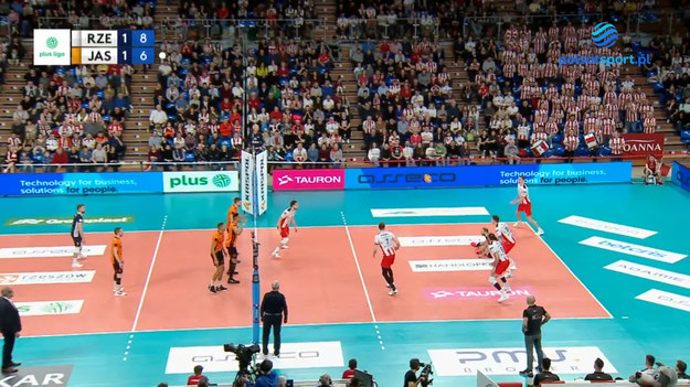 Asseco Resovia Rzeszów - Jastrzębski Węgiel 2:3 (25:21, 18:25, 25:20, 18:25, 15:17).

 

Asseco Resovia Rzeszów: Jakub Kochanowski, Maciej Muzaj, Klemen Cebulj, Jan Kozamernik, Fabian Drzyzga, Mauricio Borges - Paweł Zatorski (libero) - Michał Kędzierski, Jakub Bucki, Tomasz Piotrowski.

 

Jastrzębski Węgiel: Trevor Clevenot, Jurij Gladyr, Benjamin Toniutti, Tomasz Fornal, Moustapha M'Baye, Stephen Boyer - Jakub Popiwczak (libero) - Eemi Tervaportti, Jan Hadrava, Rafał Szymura.