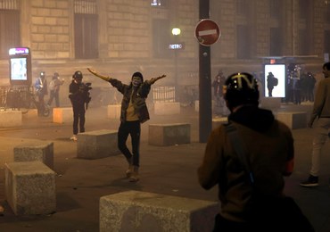 Wystąpienie Macrona nic nie dało. Kolejne starcia protestujących z policją 